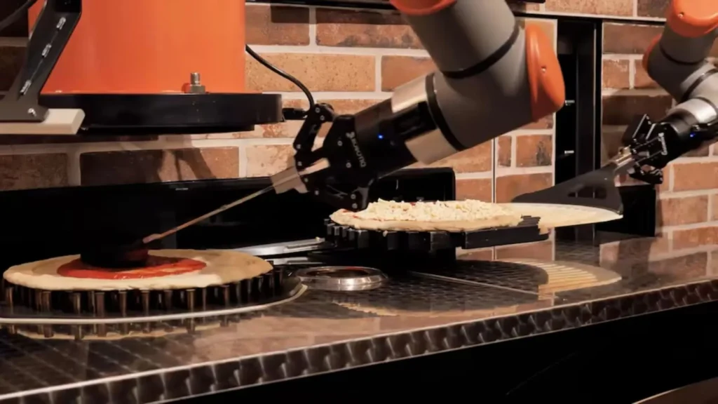 París tiene el primer robot pizzero