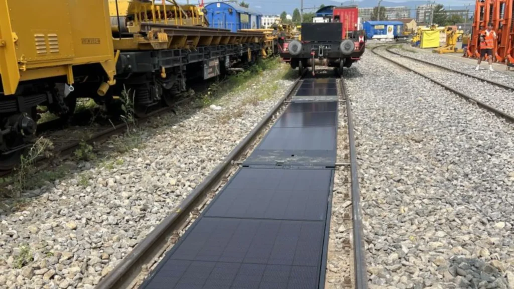 Sistema fotovoltaico en vías ferroviarias - Photovoltaic system