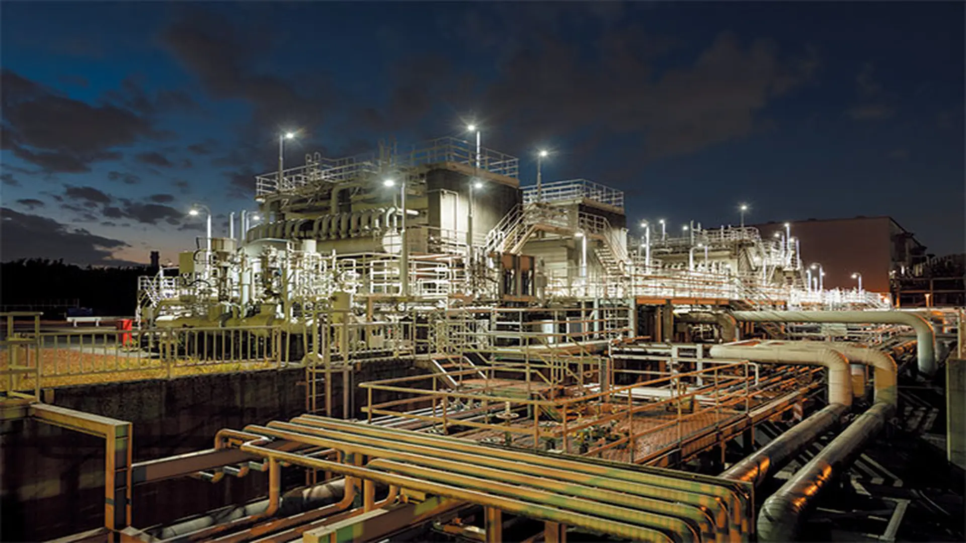 Tokyo Gas, Ohgishima LNG Terminal. Fuente: Iwasaki Electric, EYE.