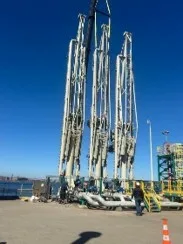 Figure 1. Marine loading arms installed at a terminal,
showing articulated systems and process connections
for fluid transfer.