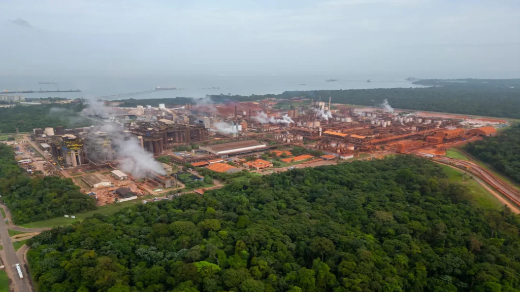 1 IMG 1 ING shutterstock 2430402827How is aluminum made and what makes it resistant to oxidation copia