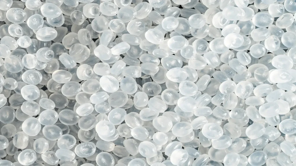 1 IMG 2 ING shutterstock 1632731317 Polymers Types examples and Key applications in scieni copia