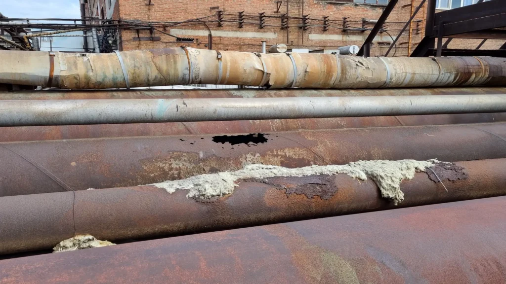 1 IMG 2 ING shutterstock 2265549393 Corrosion vs rust copia