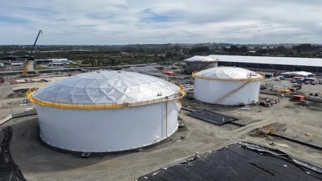 Perimeter access and the top platform allow measurement and monitoring instrumentation to be reached without resorting to temporary access methods.