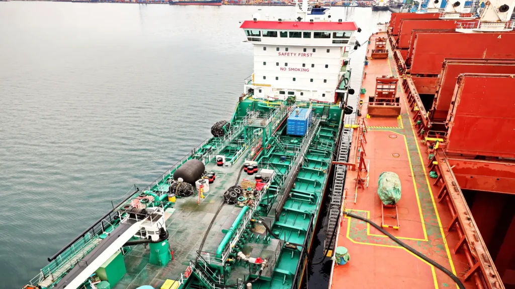 Bunkering marítimo con control operacional y cumplimiento normativo