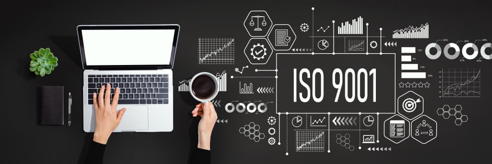 Figura 1. Capacitación de gestión de calidad de la Normas como la ISO 9001,  estándar globalmente reconocido.