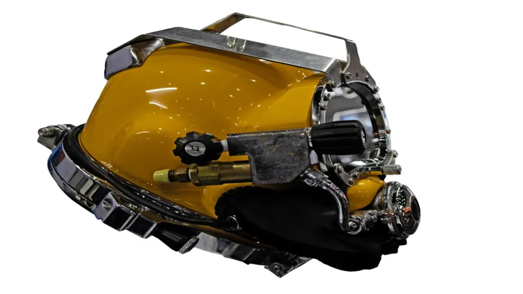 Underwater welder offshore helmet