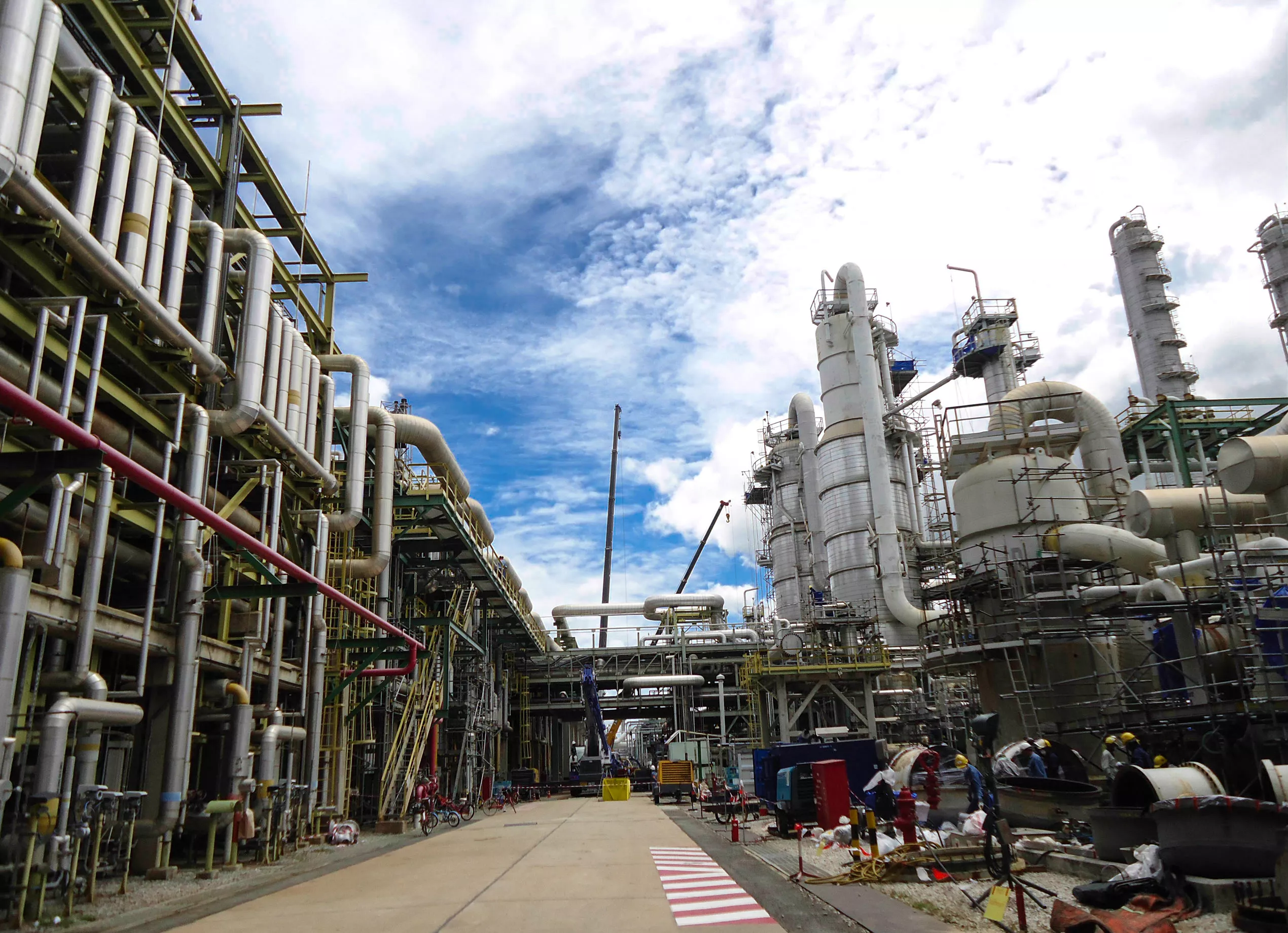 Reemplazo de tambores de coque en Refinería de Petrobrazi.