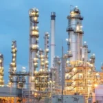 Valero ha reforzado su infraestructura para procesar crudos pesados en años recientes, lo que le permite aprovechar este tipo de crudos con mayor eficiencia