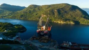 AF Gruppen y Heerema inician el desmantelamiento de plataforma de 35.000 toneladas en el mar del Norte
