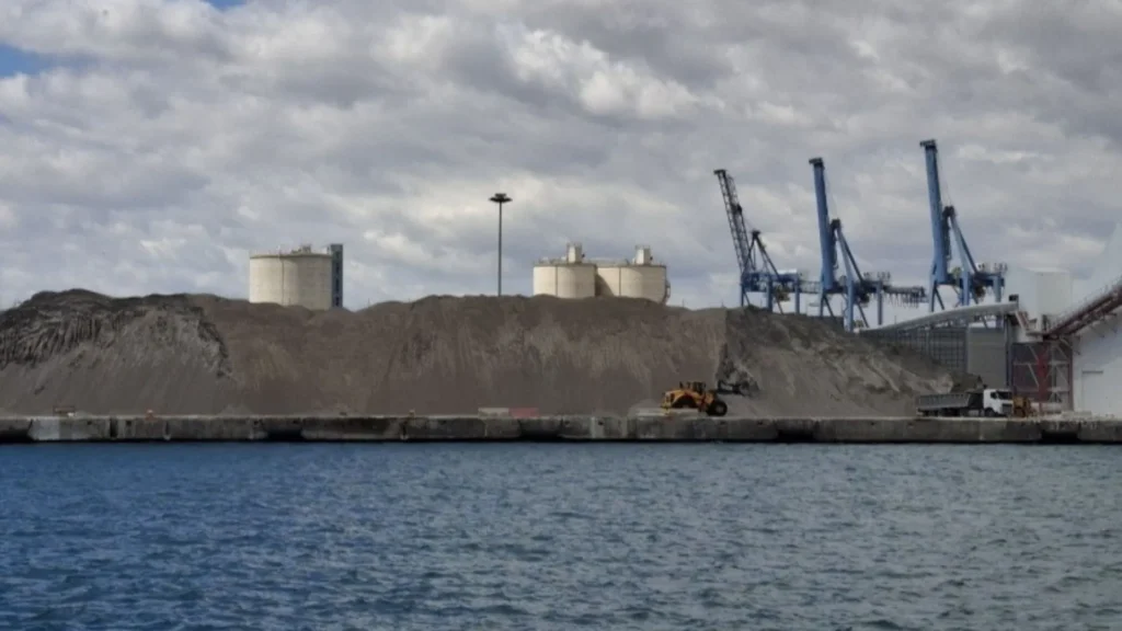 El Puerto de Alicante busca empresas para construir una planta de hidrógeno verde