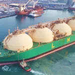 Adaptación técnica y extensión operativa del buque metanero