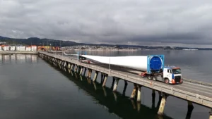 Llegan a Chile aerogeneradores de gran escala con destino a Ñuble