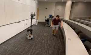 Crean algoritmo de aprendizaje que ayuda a los robots a localizar personas