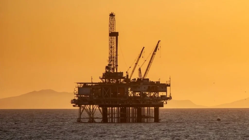 Allseas prepares to lift 60,000 tons to dismantle Statfjord A in the North Sea