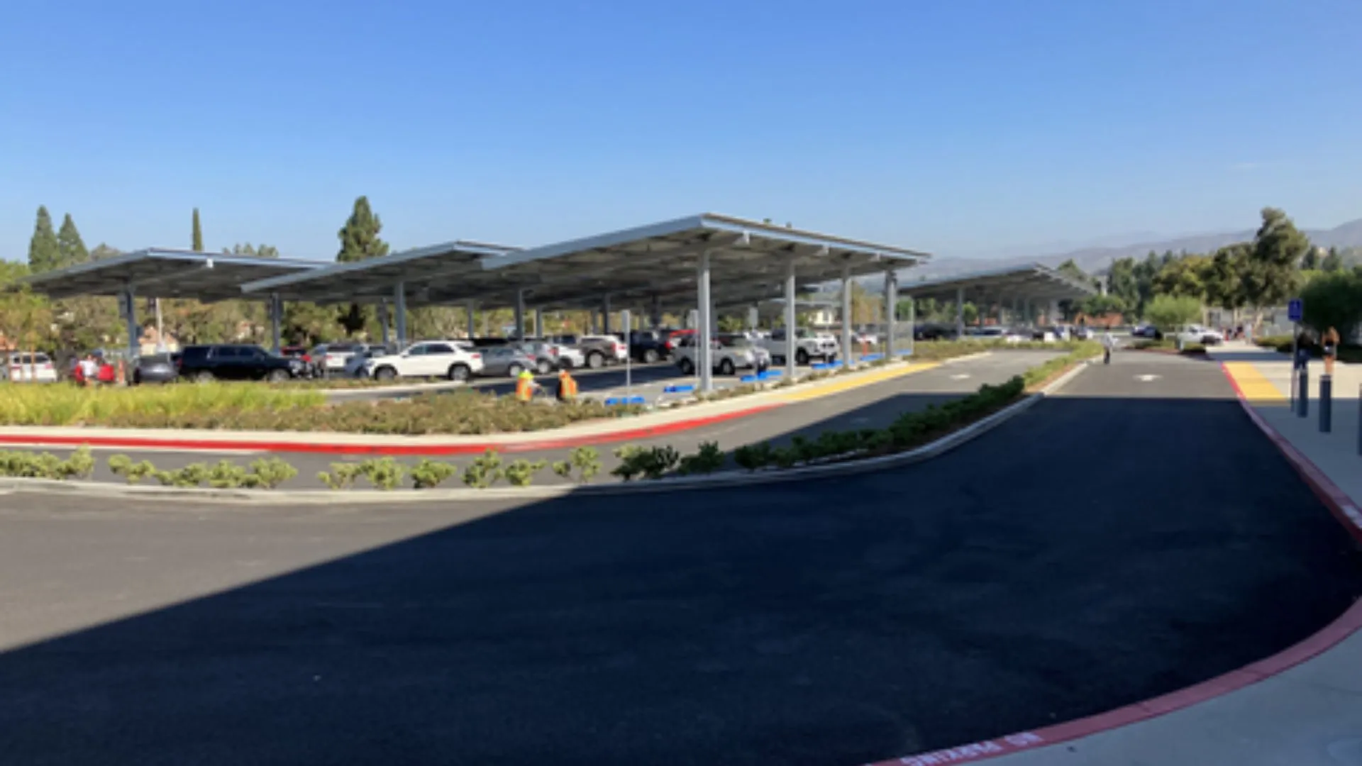 Paneles solares en escuelas de California