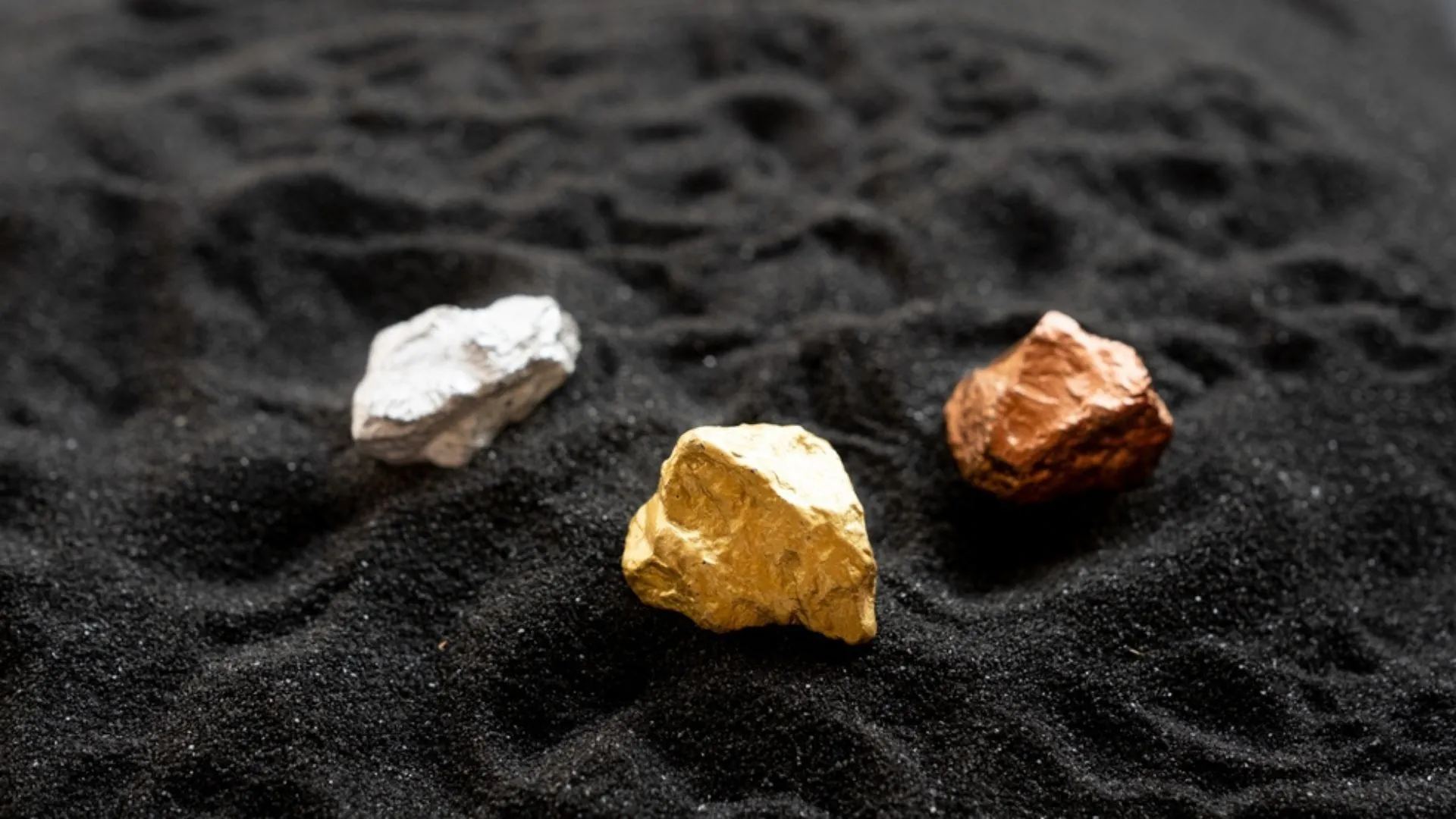 La riqueza mineral del escudo arábigo es similar a la de la Cordillera andina en materia de oro, plata, cobre y tierras raras.