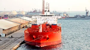 Arabia Saudita retoma cargas de crudo en Yanbu tras oleoducto