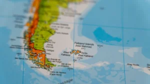 Argentina aumenta presión sobre petroleras por desarrollo en las Islas Malvinas