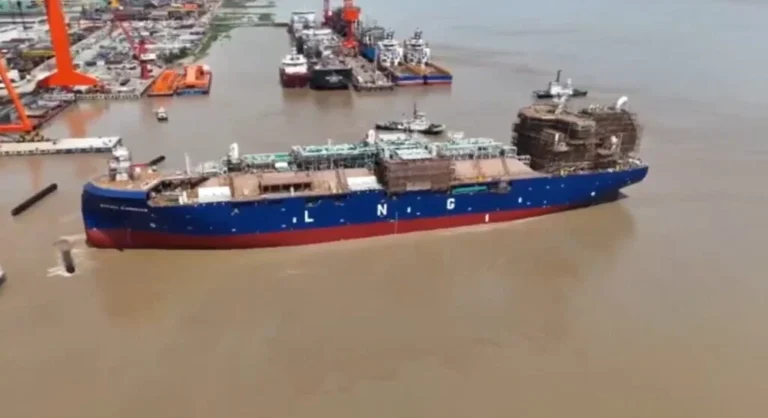 Avenir LNG incorpora nuevo buque para suministro de GNL