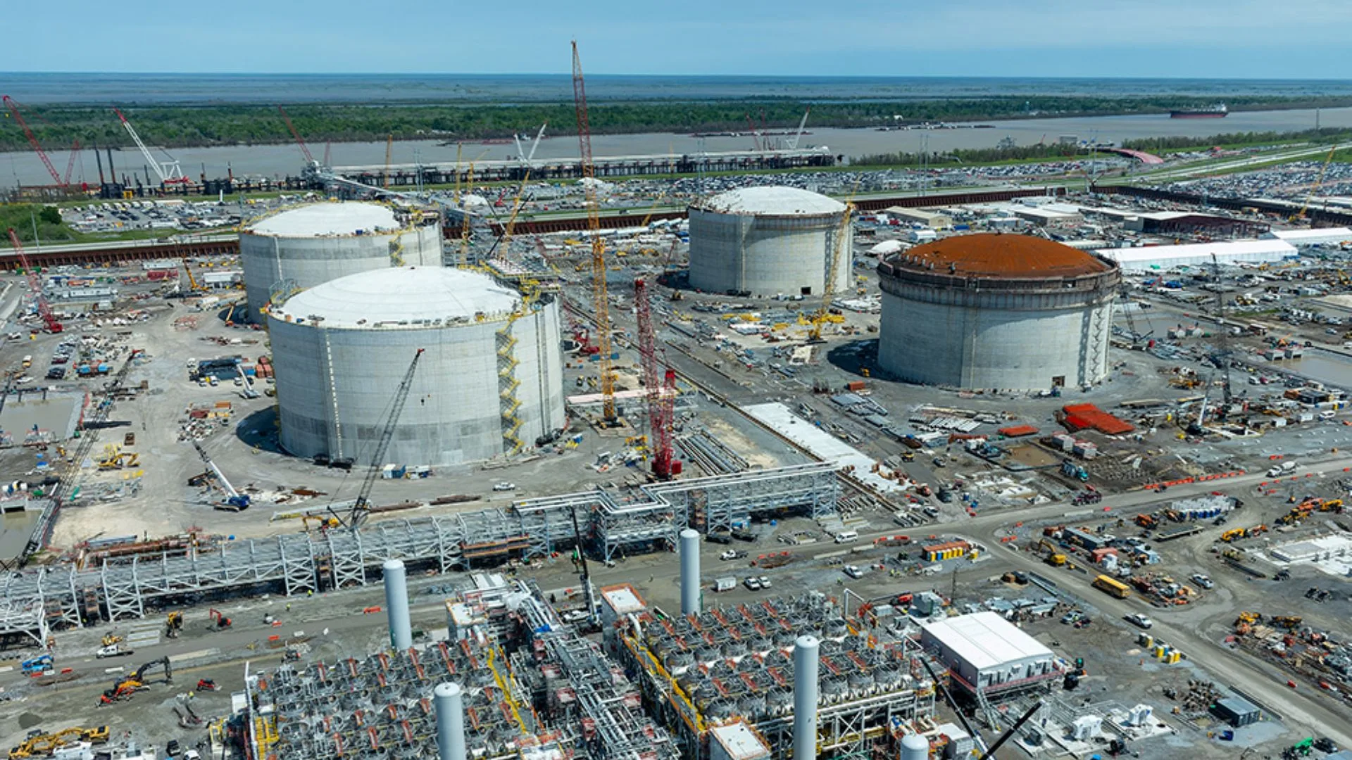 Baker Hughes amplía Plaquemines LNG