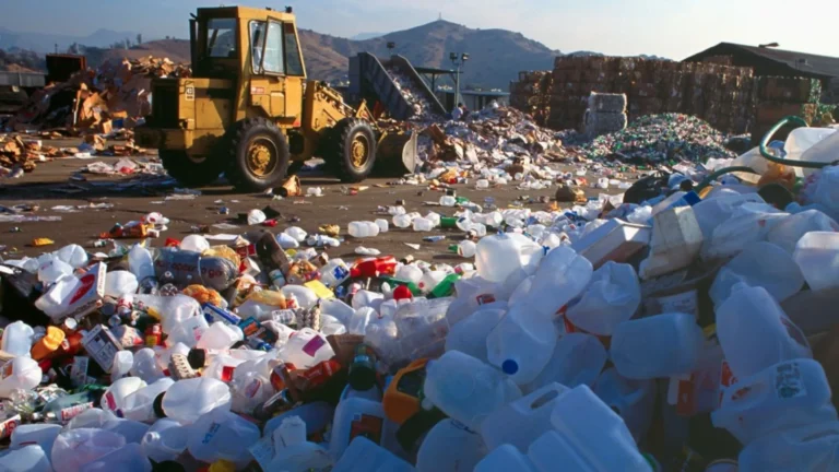 Catalizador de níquel recicla plásticos sin tener que clasificar