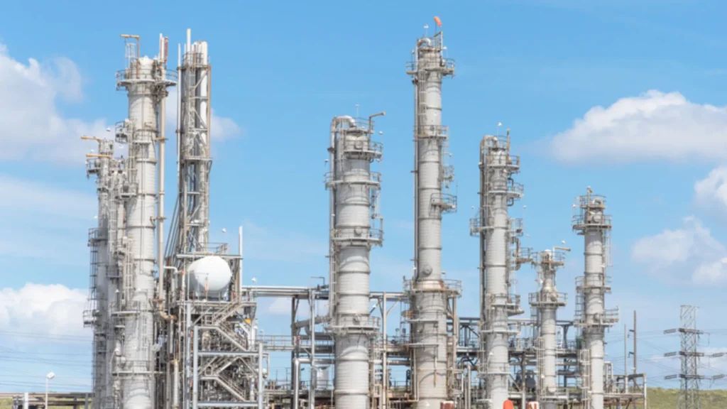 La petrolera Chevron aplica modernización de la refinería de Pasadena