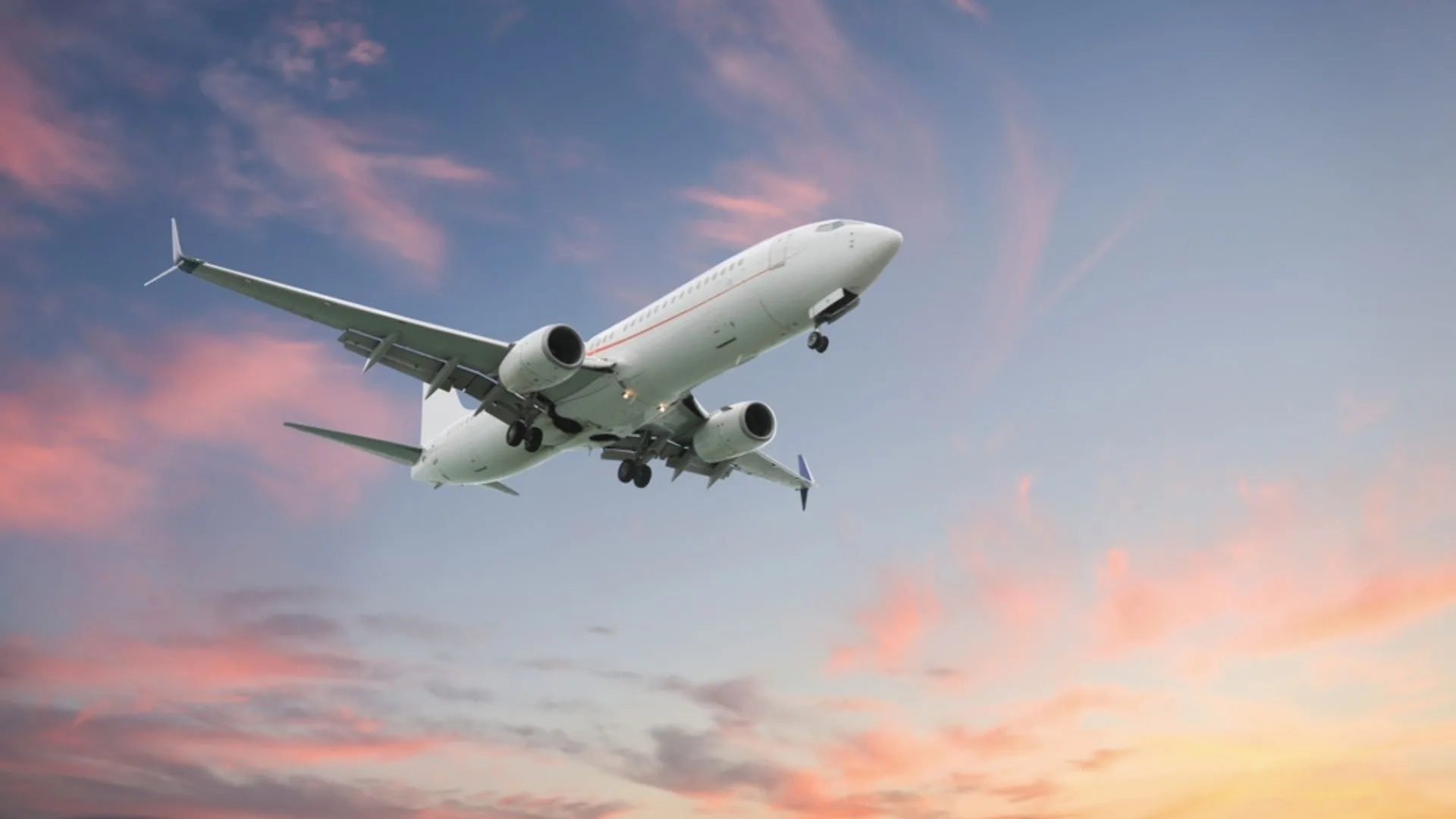 China evalúa rescatar aerolíneas debido a la crisis del combustible