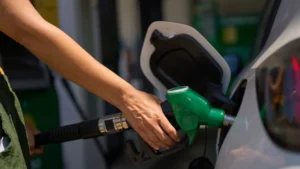 China frena el alza del combustible ante la subida del petróleo