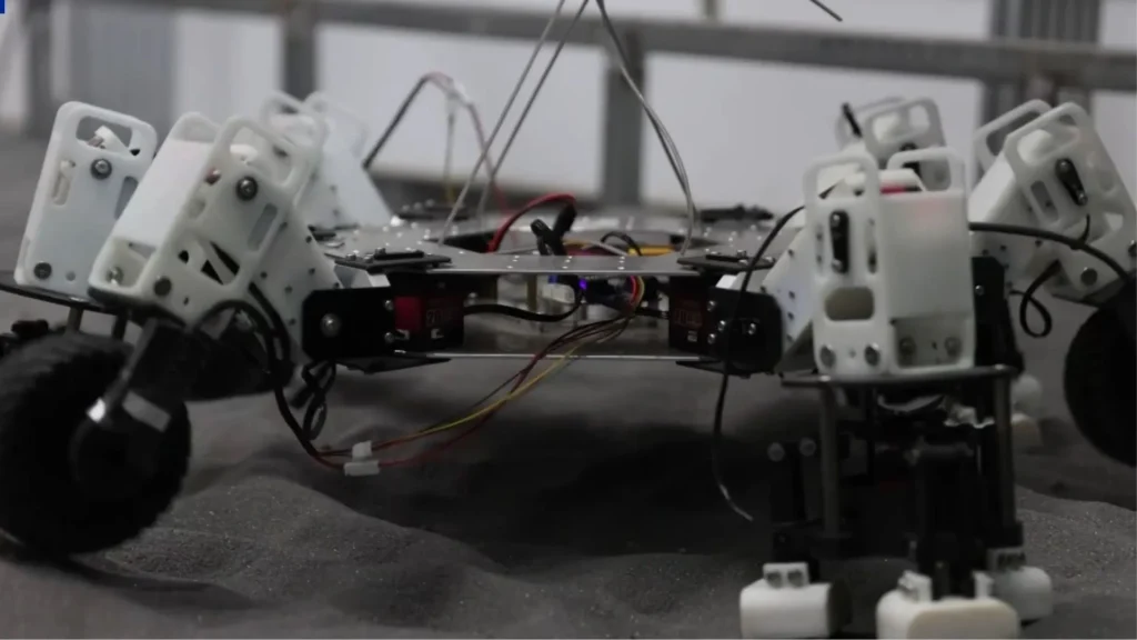 China presenta su robot espacial minero