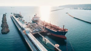 China levanta restricciones a la exportación de combustible durante julio