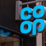 Logo de Co-op Group en Reino Unido durante la revisión de la acquisition of Southern Co-op