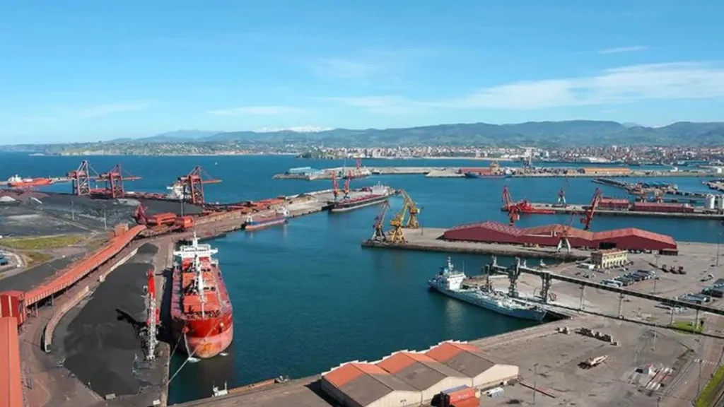 Planta de producción de metanol en Gijón