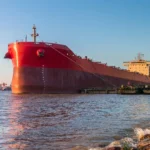 Crudo estadounidense gana terreno ante crisis en el Estrecho de Ormuz