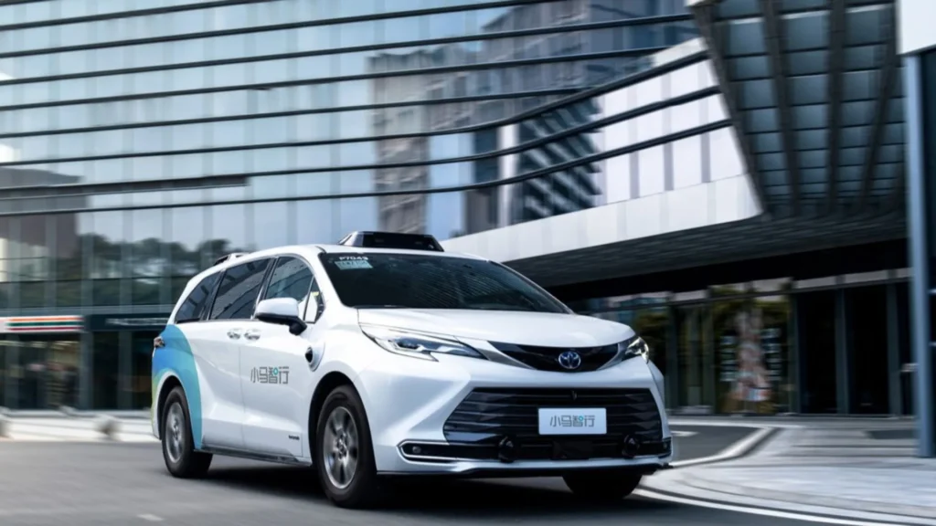 Pony.ai and Xihu Group team up to deploy more than 1,000 Robotaxis in Shenzhen