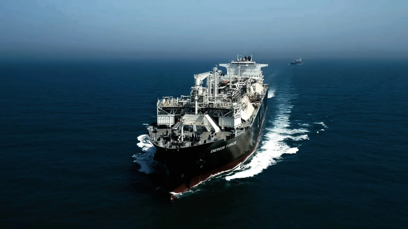 La terminal flotante de GNL de Stade iniciará operaciones en septiembre 