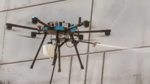 Lucid Bots innova en el mantenimiento de estructuras con drones selladores