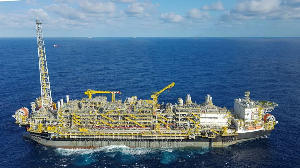 FPSO Marechal Duque de Caxias obtiene su primer petróleo en Brasil
