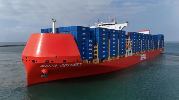 El bautizo del buque portacontenedores de GNL