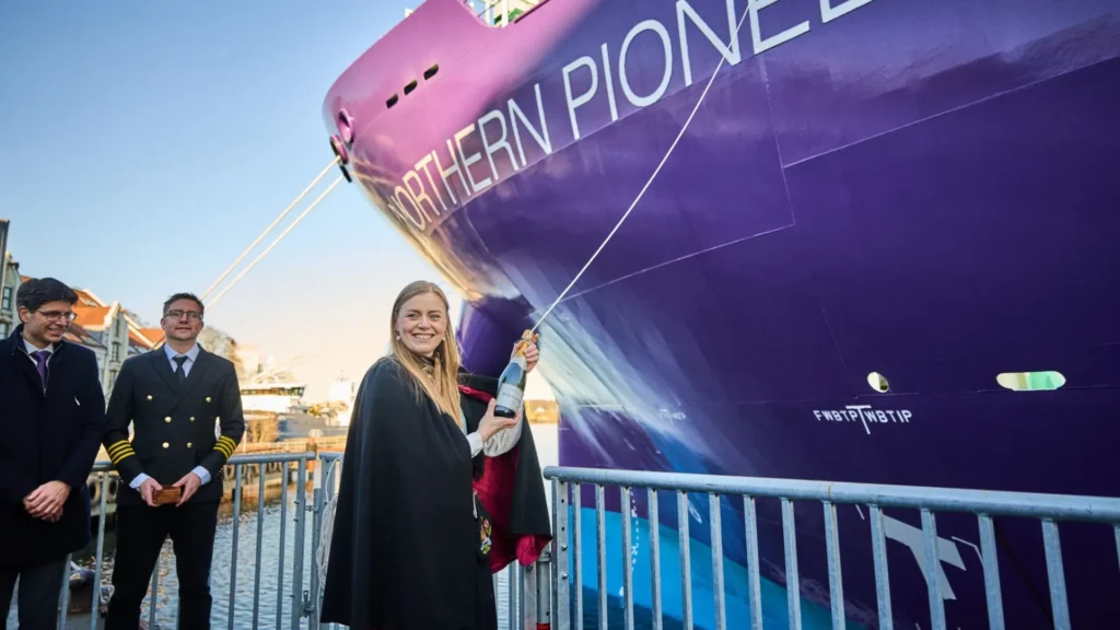 Buque Northern Pioneer
