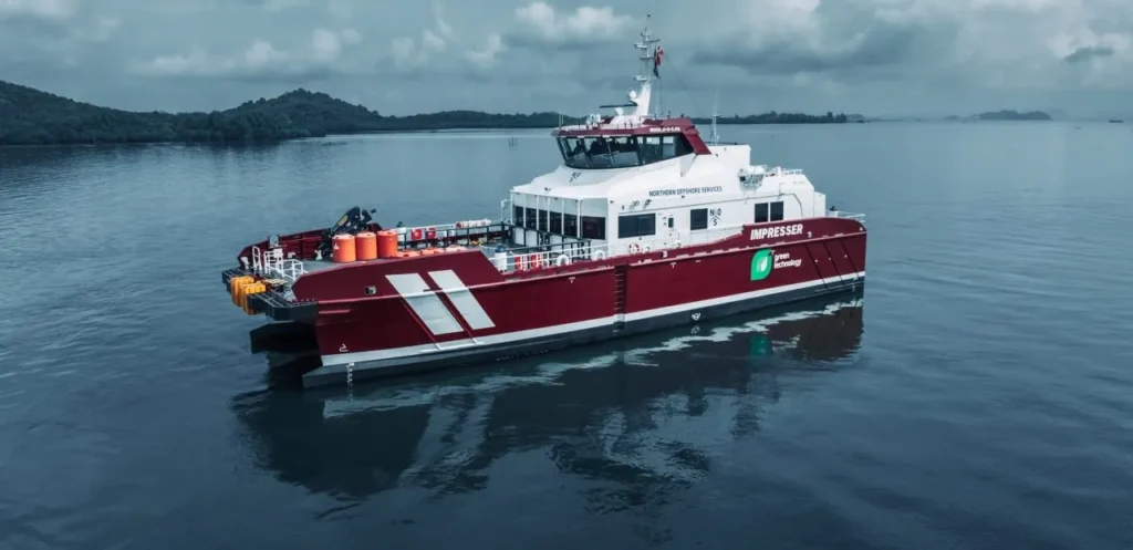 El buque de transferencia de tripulación de Volvo Penta y NOS por la plataforma IPS