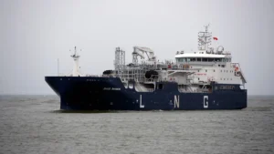 Avenir LNG firma contrato de fletamiento por tiempo con SeaRiver Maritime
