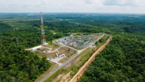 Eni asegura tres acuerdos de GNL para el desarrollo de gas en Indonesia