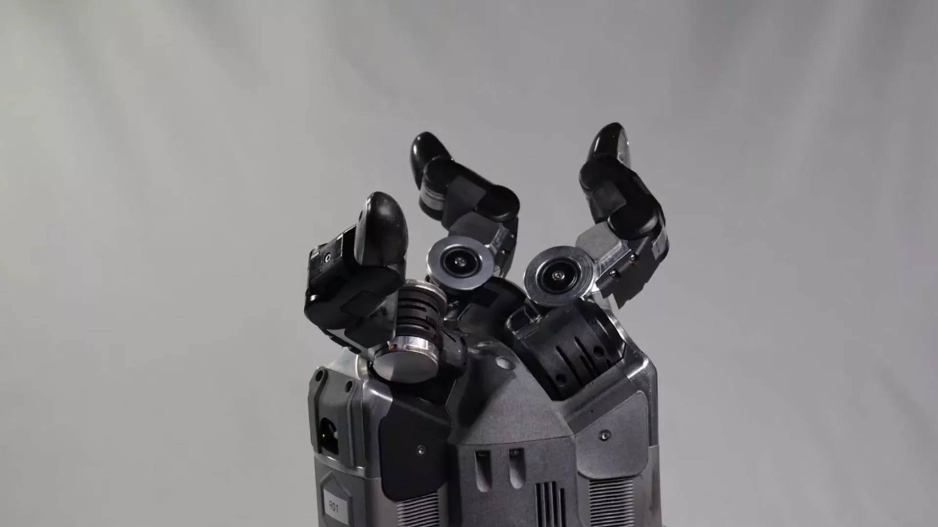 El desarrollo de la mano robotica resistente e inteligente