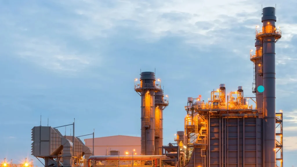 BP enfrenta presión de inversores por su estrategia de inversión en petróleo y gas