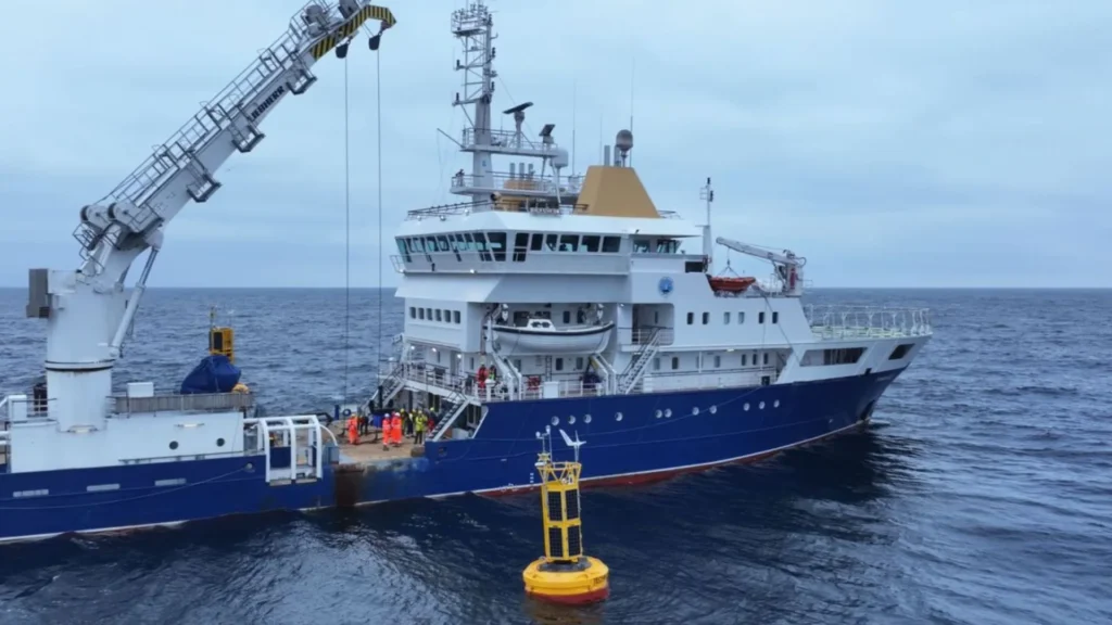 Deployment of meteo-ocean buoys boosts offshore wind power in Ireland