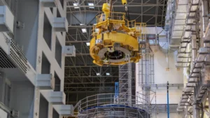 ITER avanza con la instalación del quinto módulo del solenoide central