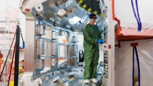 CFS presenta avances en el montaje del reactor de demostración SPARC para energía neta