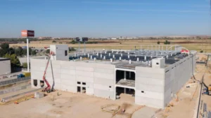 El Grupo ACS mejora su beneficio en un 11,6% y estima un alza en sus previsiones para 2025