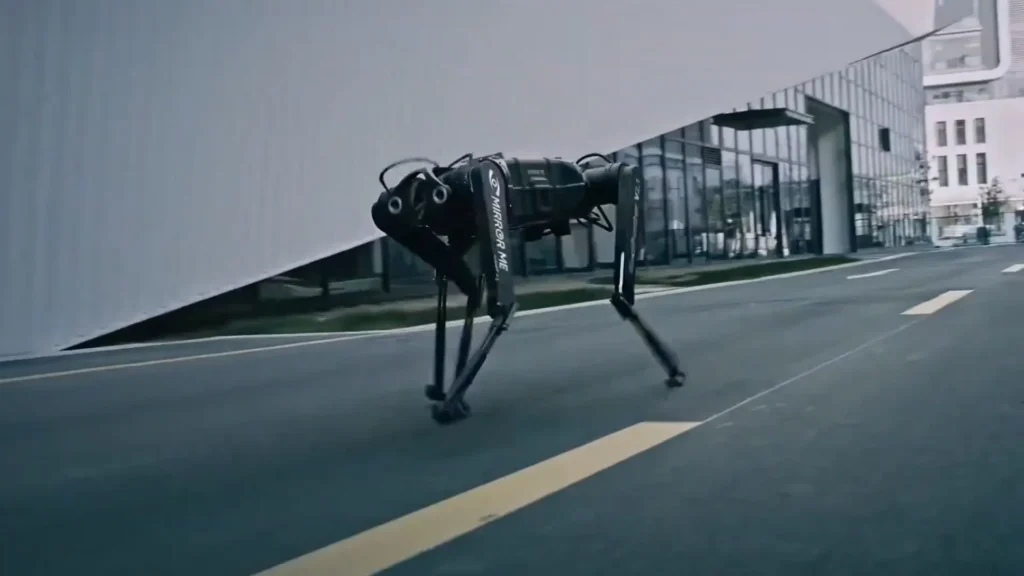 El perro robot de Mirros Me que logra alcanzar 100 metros en diez segundos